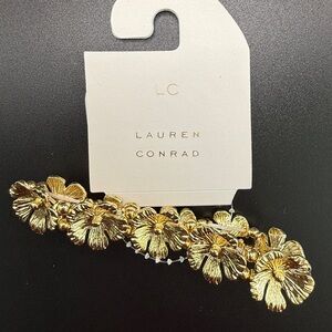 🚨3 for $16🚨 LC LAUREN CONRAD - Gold Tone Flower Bracelet